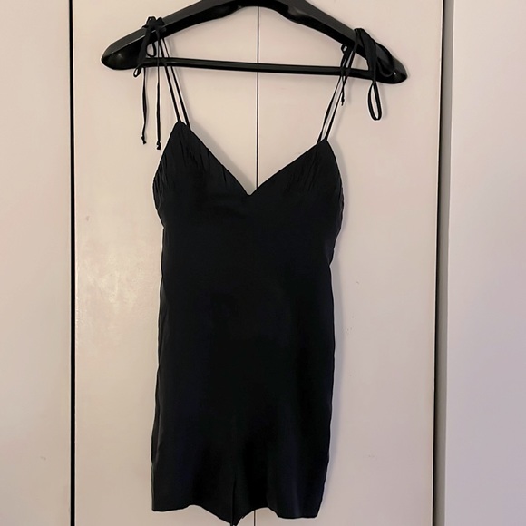 Zara Black Romper with adjustable shoulder straps ties in Size Medium - Picture 3 of 17
